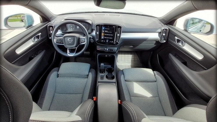 Volvo XC 40 cena 155555 przebieg: 25990, rok produkcji 2023 z Wronki małe 407
